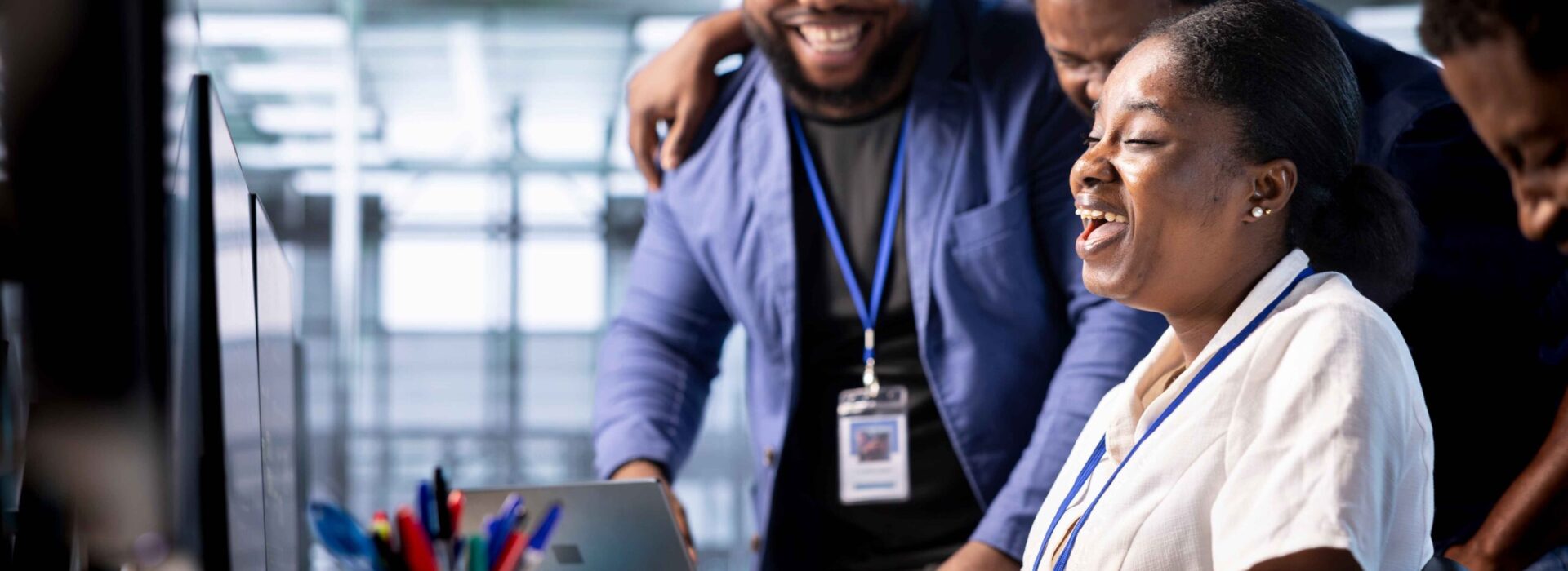 Groupe d'ingénieurs heureux