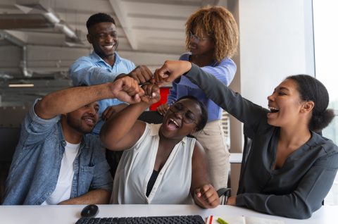 Personnes au bureau